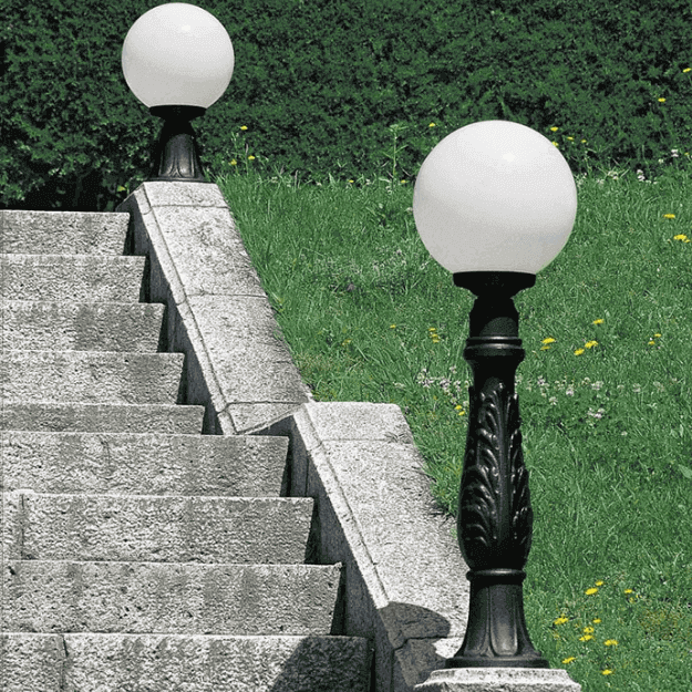 Fumagalli GLOBE 300 IAFET Lamp Post Product Installed