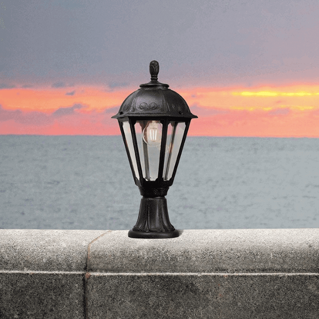 Fumagalli SALEM MINILOT Pedestal Lantern Product Installed