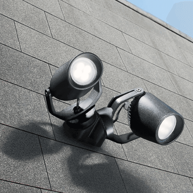 MINITOMMY Twin Eyelid Wall Light Product Installed
